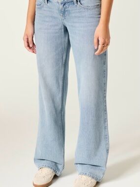 Hollister Ultra Low Rise Light Wash Baggy Jeans, Size 0/1 (25-inch waist)